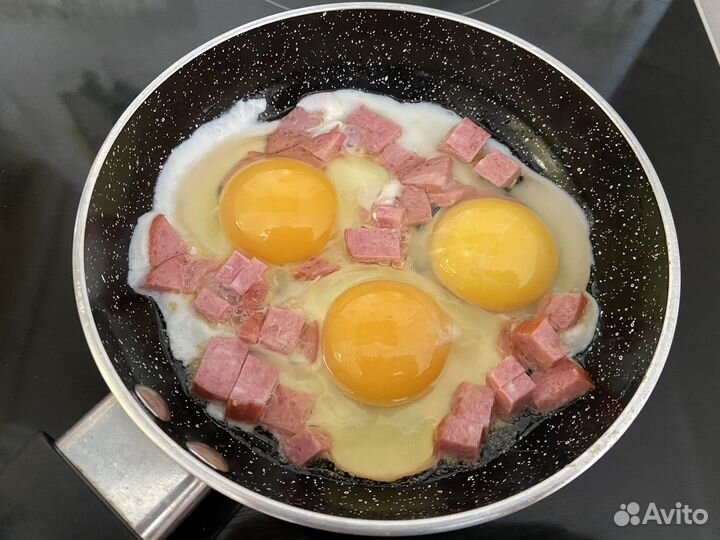 Домашние куриные яйца