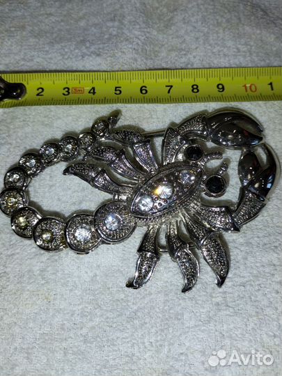 Бляшка на ремень и брошь скорпион