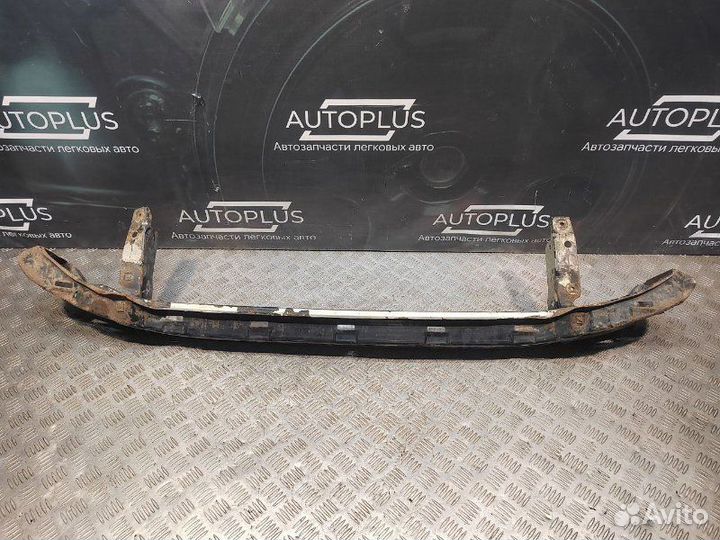 Усилитель бампера передний Volkswagen Passat B3