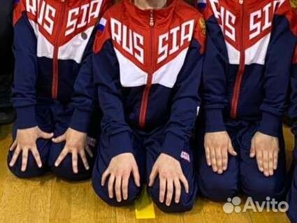 Спортивный российский костюм