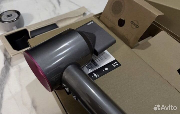 Фен Dyson supersonic