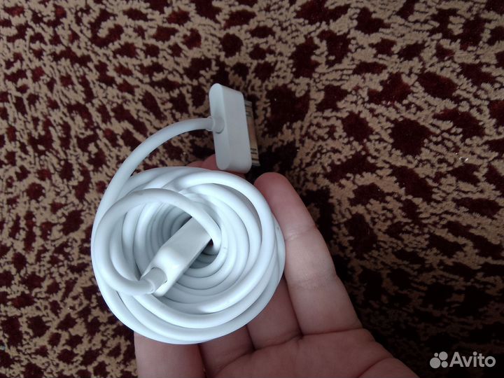 Зарядка на iPhone 4s