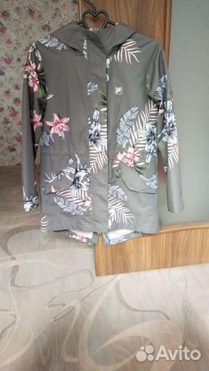 Ветровка для девочки