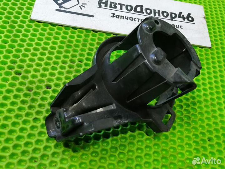 Кронштейн птф правый Nissan Juke F15