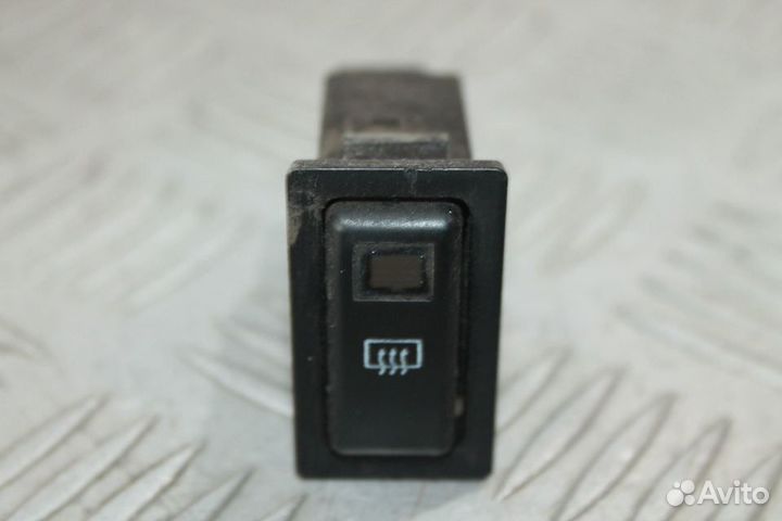 Кнопка обогрева заднего стекла Toyota Hiace 100