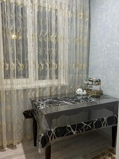 2-к. квартира, 60 м², 1/4 эт.