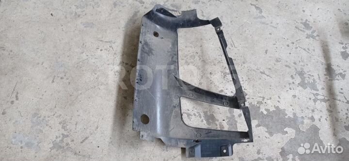 Облицовка фары левая Volvo FH 3 2013 82076158