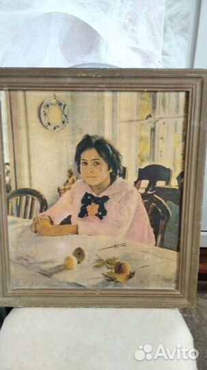Картина девочка с персиками