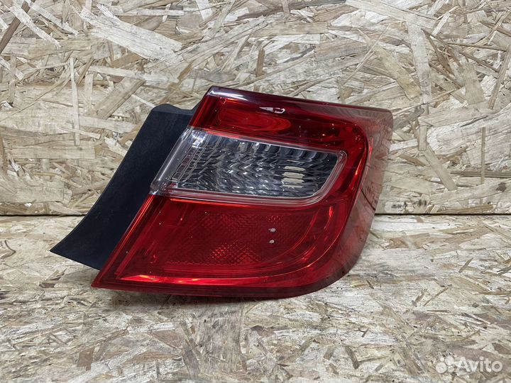 Фонарь задний правый Toyota Camry 50