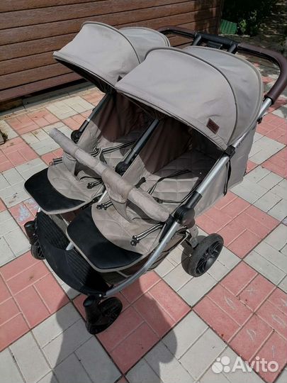 Прогулочная коляска для двойни или погодок