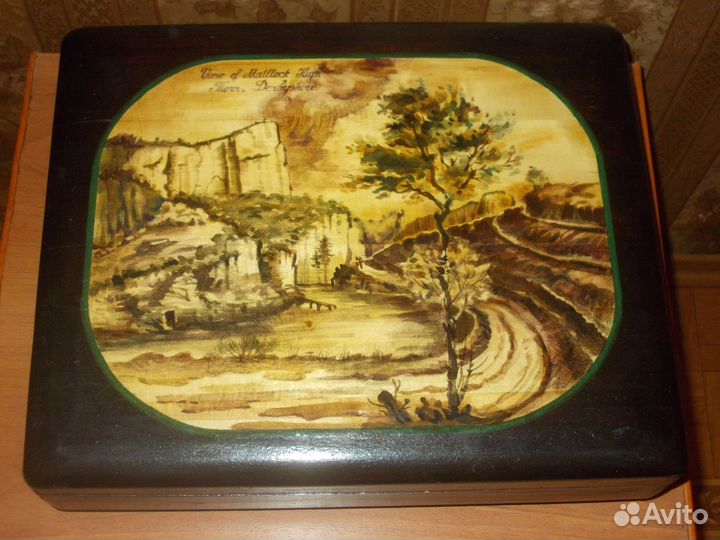 Деревянный винтажный сундучок