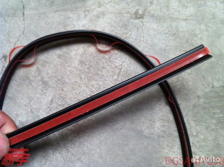 Уплотнитель расширителя крыла Mitsubishi Pajero 4