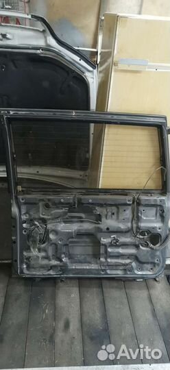 Задняя дверь на bighorn со стеклом