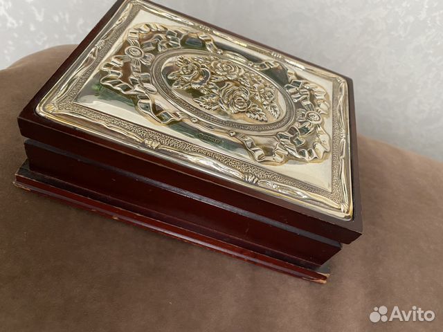 Шкатулка с серебром