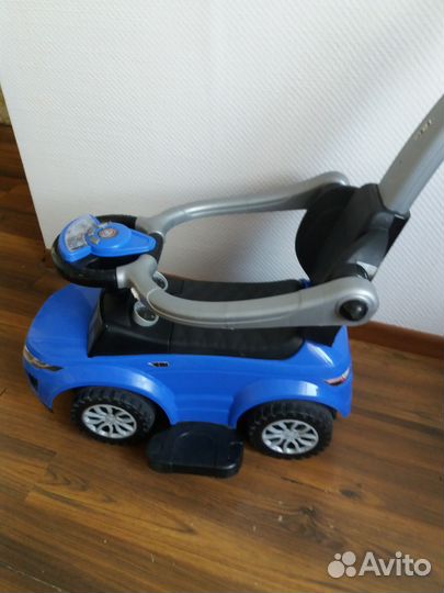 Детская машинка каталка с ручкой