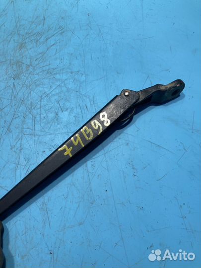 Поводок стеклоочистителя передний Renault Logan 1