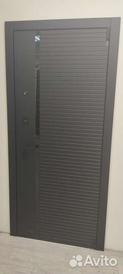 Дверь входная металлическая новая