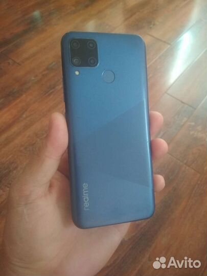Телефон Realme