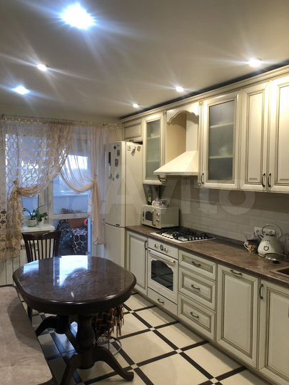 2-к. квартира, 65 м², 7/10 эт.