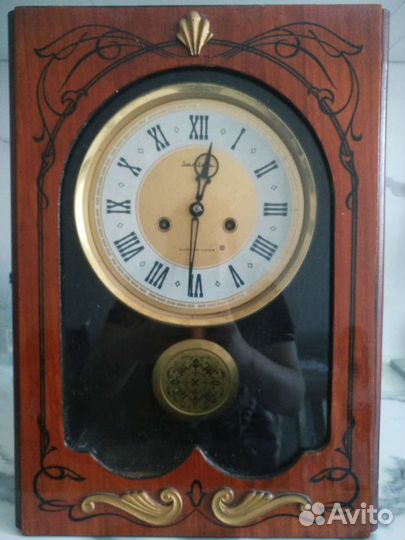 Часы настенные СССР янтарь с боем