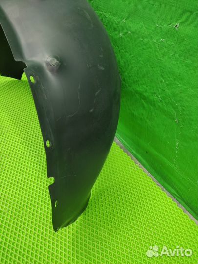 Подкрылок задний левый / локер VW Touareg 02-10