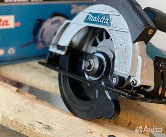 Циркулярная пила Makita 1650w с лазером