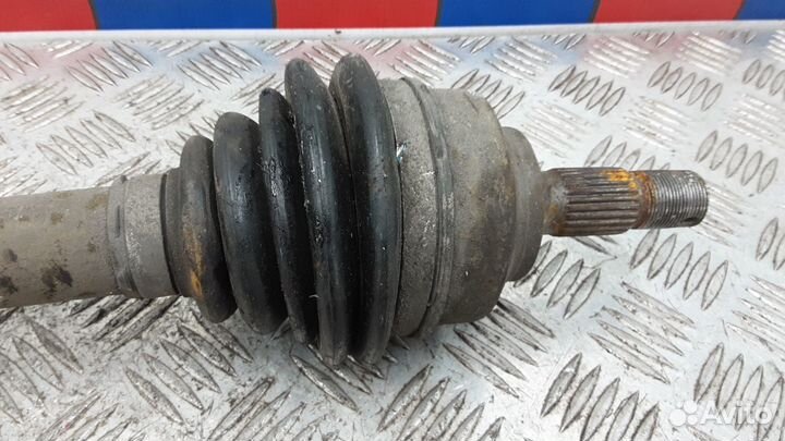 Полуось передняя левая (приводной вал, шрус)