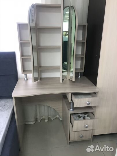 Туалетный столик Косметический стол лада
