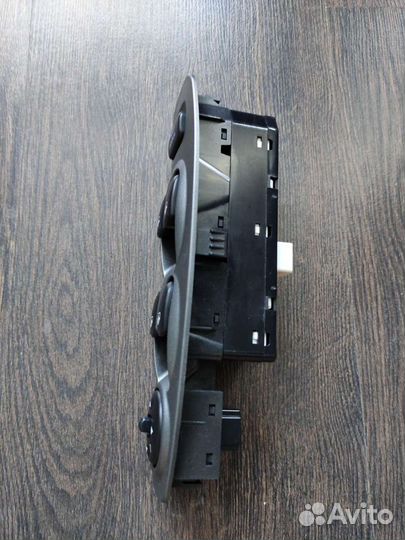 Блок управления стеклоподъемниками accent