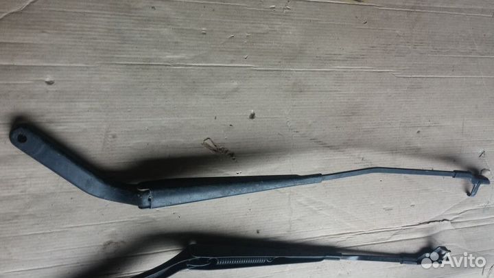 BMW X5 E70 X6 E71 поводок стеклоочистителя