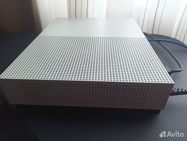 Консоль Xbox one S