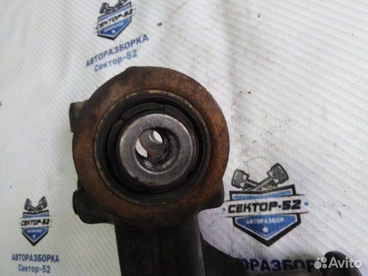 Кулак задний левый Volkswagen Golf 6