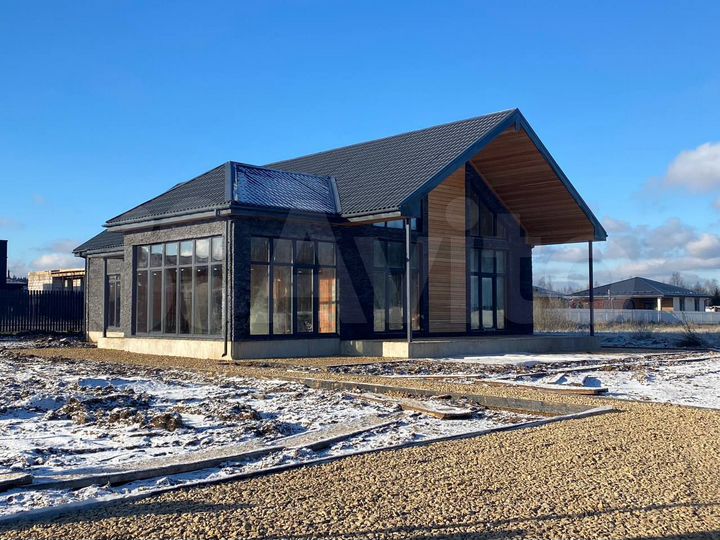 Коттедж 316 м² на участке 12 сот.