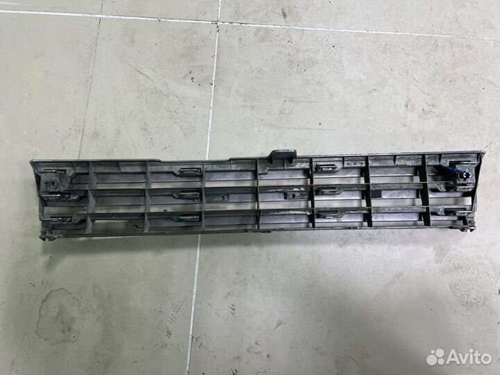 Решетка радиатора передняя Toyota Sprinter