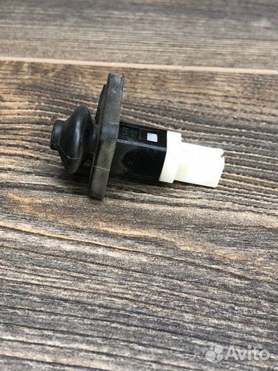 Концевик двери Kia Rio 3 1.4 2012