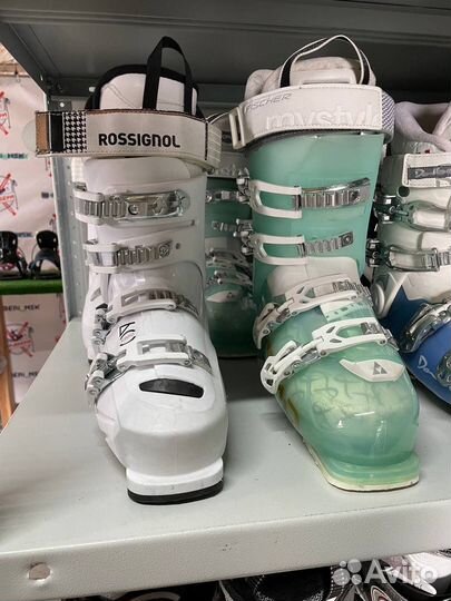 Горнолыжные ботинки женские