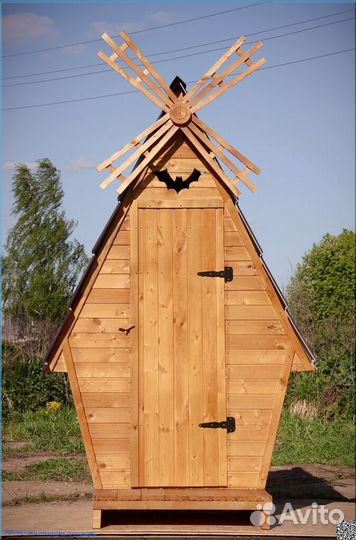 Уличный туалет деревянный