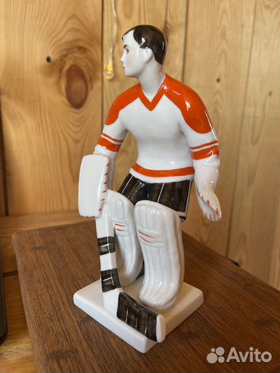 Статуэтка ленинградский фарфор Вратарь Третьяк