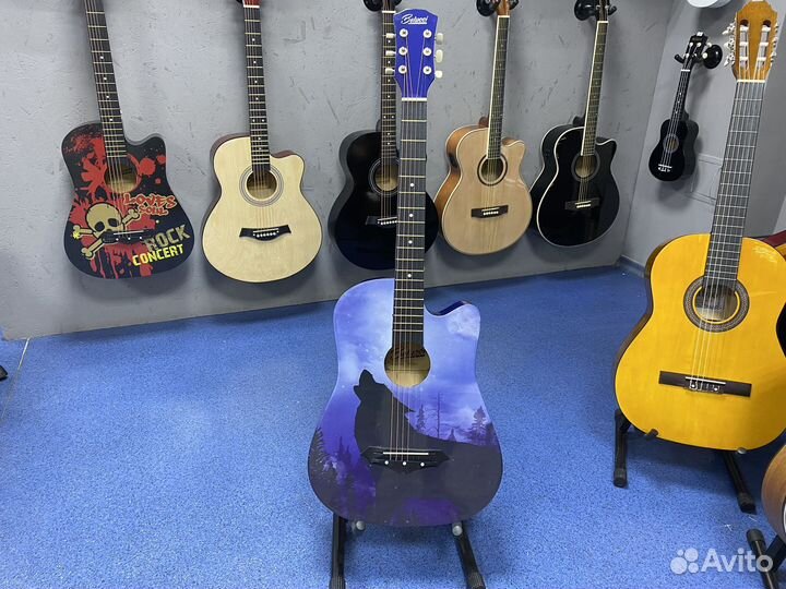 Акустическая гитара с принтом (Wolf)