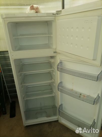 Холодильник в отличном рабочем состоянии