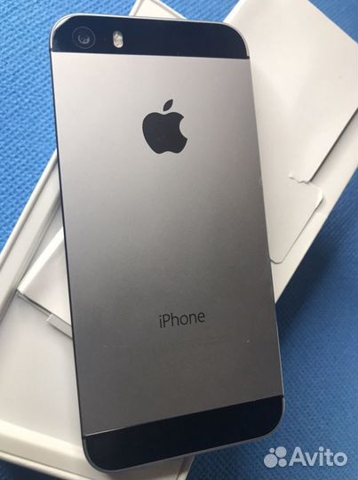 Телефон iPhone 5s