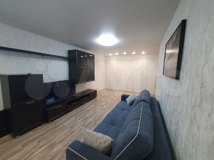 2-к. квартира, 57 м², 9/9 эт.