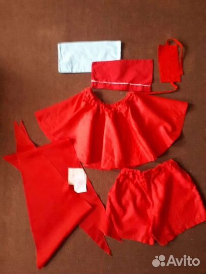 Пионерские галстуки пилотки юбки шорты