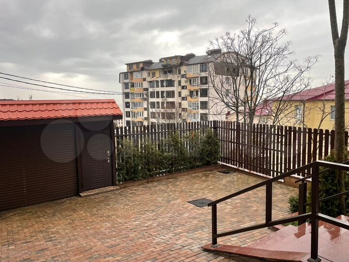 Дом 180 м² на участке 3 сот.