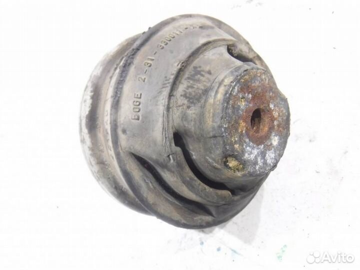 Подушка двигателя