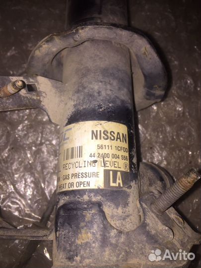 Infiniti FX37 FX50 S51 стойка передняя левая