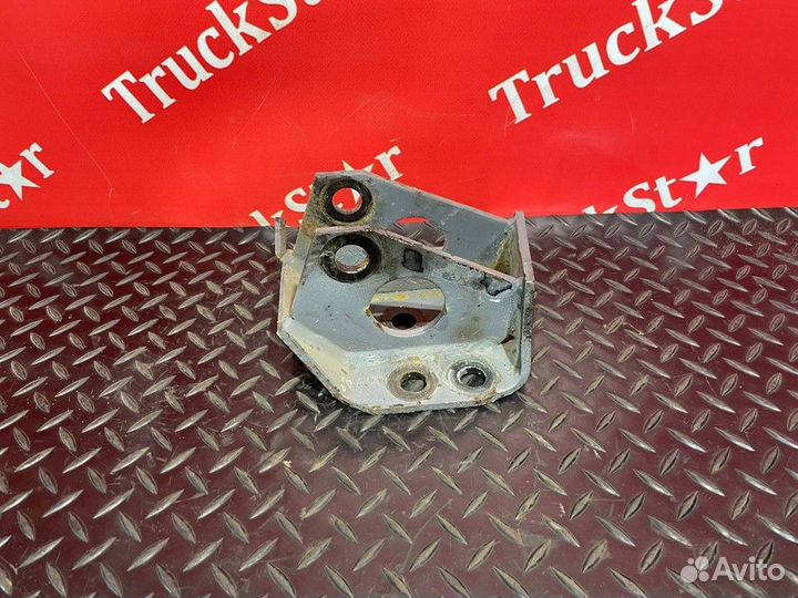 Кронштейн стойки стабилизатора заднего