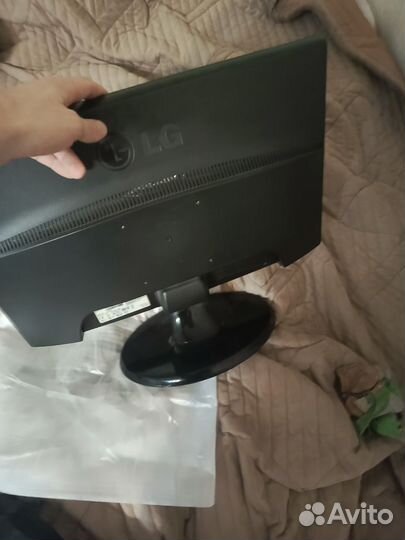 Монитор 22 дюйма LG