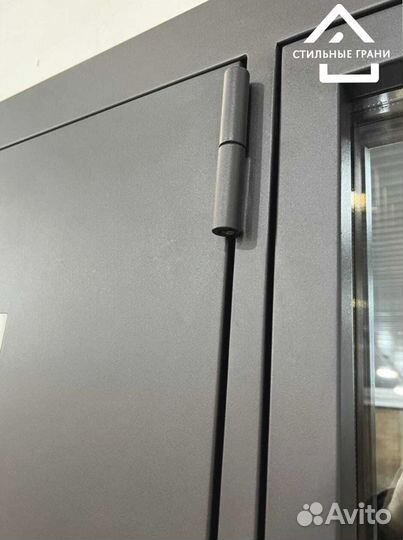 Дверь входная в дом и квартиру со стеклом