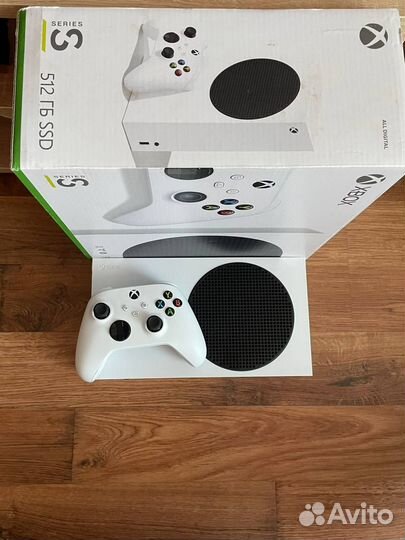 Xbox Series S 2 геймпада